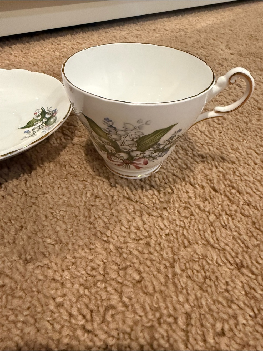 VINTAGE REGENCY LILY OF THE VALLEY RIBBON BOW ENGLAND CUP & SAUCER; TEACUP - Picture 4 of 8